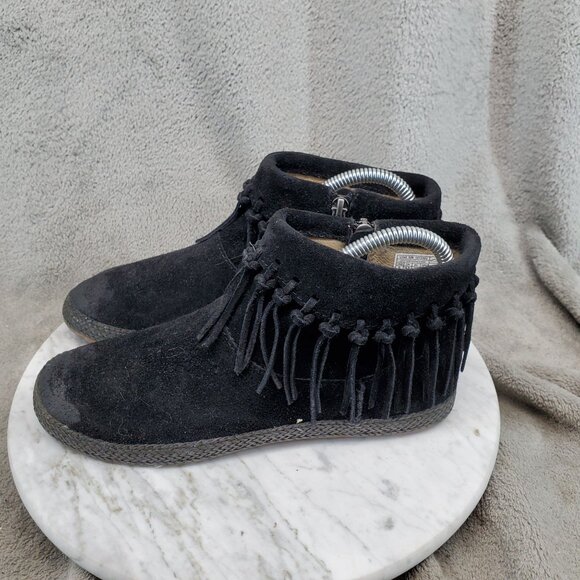 UGG Shoes Womens Size 6 Black Suede Shenendoah Fringe Ankle Boots - Picture 1 of 10